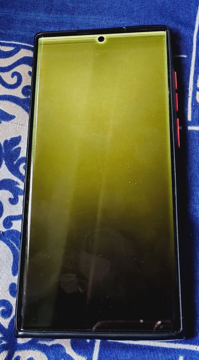 PiushKS's tweet image. Dear @Samsung @SamsungIndia @SamsungMobile after the recent update, my Galaxy S22 Ultra has developed a green screen issue. This seems to be affecting many users. Please address this with a fix or guidance soon! #GalaxyS22Ultra #GreenScreenIssue