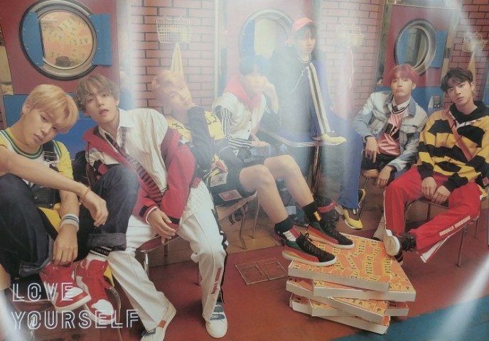 OGkH2DnahLSYVYT's tweet photo. 방탄소년단(bts) love yourself(her) 양도 

앨범 1장+포스터 1장 5,000
(포스터 추가시 +3,000)
4개세트 구매시 20,000 

https://t.co/BnNviWrgiK 

3호선 홍제역에서 직거래도 가능합니다 

카톡이나 디엠 주세요 

#방탄소년단 #bts #공식 #양도 #한정 #loveyourself #her #앨범 #포스터 #세트 https://t.co/EcwKIUo6G1