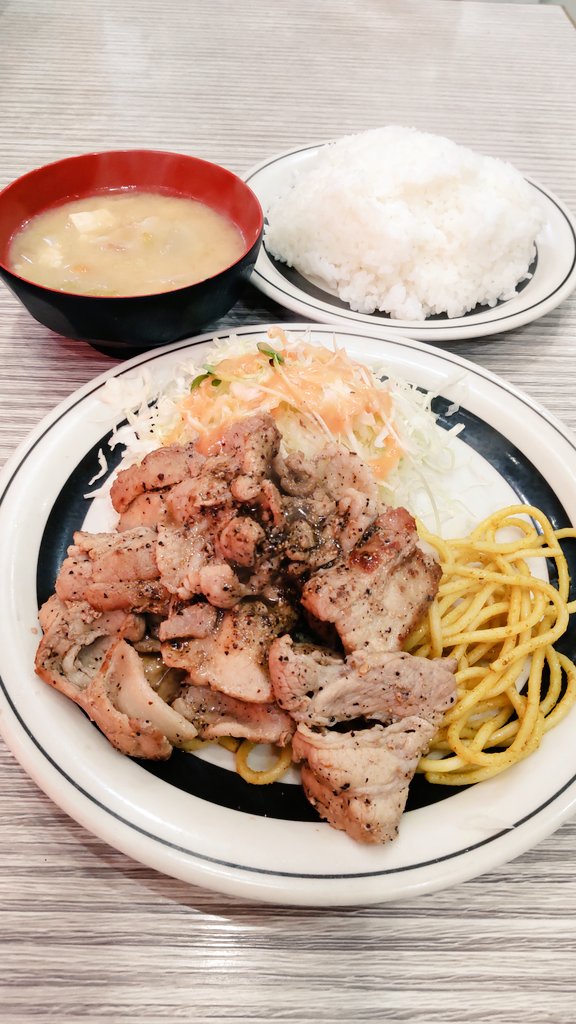 Puureeesun's tweet photo. #洋包丁
高田馬場ではなく池袋店に初めて行ったが最高に旨し👍だった😋
からし焼きは唯��無二の白米のベストパートナーだな👏 https://t.co/KUwsfQ6wxB