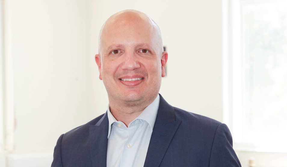 Imperial NHS 💙 (@imperialnhs) on Twitter photo Congratulations Professor Alex Comninos on winning the prestigious researcher award in this year’s RCPhysicians Awards, run jointly with <a href="/NIHRresearch/">National Institute for Health and Care Research</a> 👏🏽
Find out more about the award and Alex’s outstanding research with <a href="/ImperialNHS/">Imperial NHS 💙</a> and <a href="/ImperialMed/">Imperial Medicine</a> ➡️ imperial.nhs.uk/about-us/news/… Congratulations Professor Alex Comninos on winning the prestigious researcher award in this year’s RCPhysicians Awards, run jointly with <a href="/NIHRresearch/">National Institute for Health and Care Research</a> 👏🏽
Find out more about the award and Alex’s outstanding research with <a href="/ImperialNHS/">Imperial NHS 💙</a> and <a href="/ImperialMed/">Imperial Medicine</a> ➡️ imperial.nhs.uk/about-us/news/…