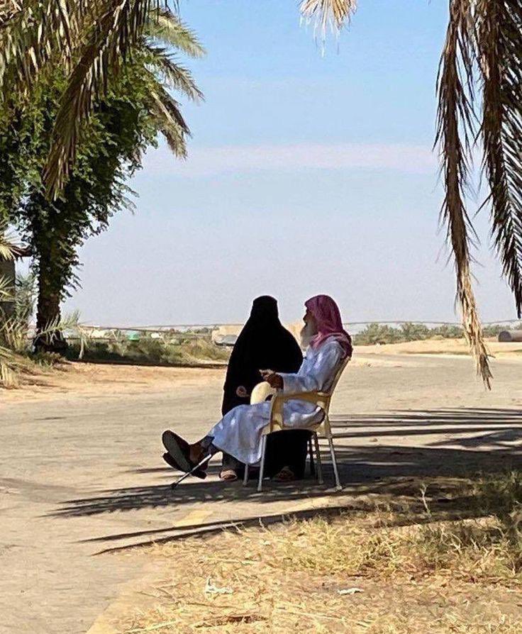 أرجوكِ كوني بقربي …
فـ "لطالما شعرتُ دوماً أن الإنسان لن ينقذه سوى إنسان آخر"
جيمس بولدوين ت.1987م