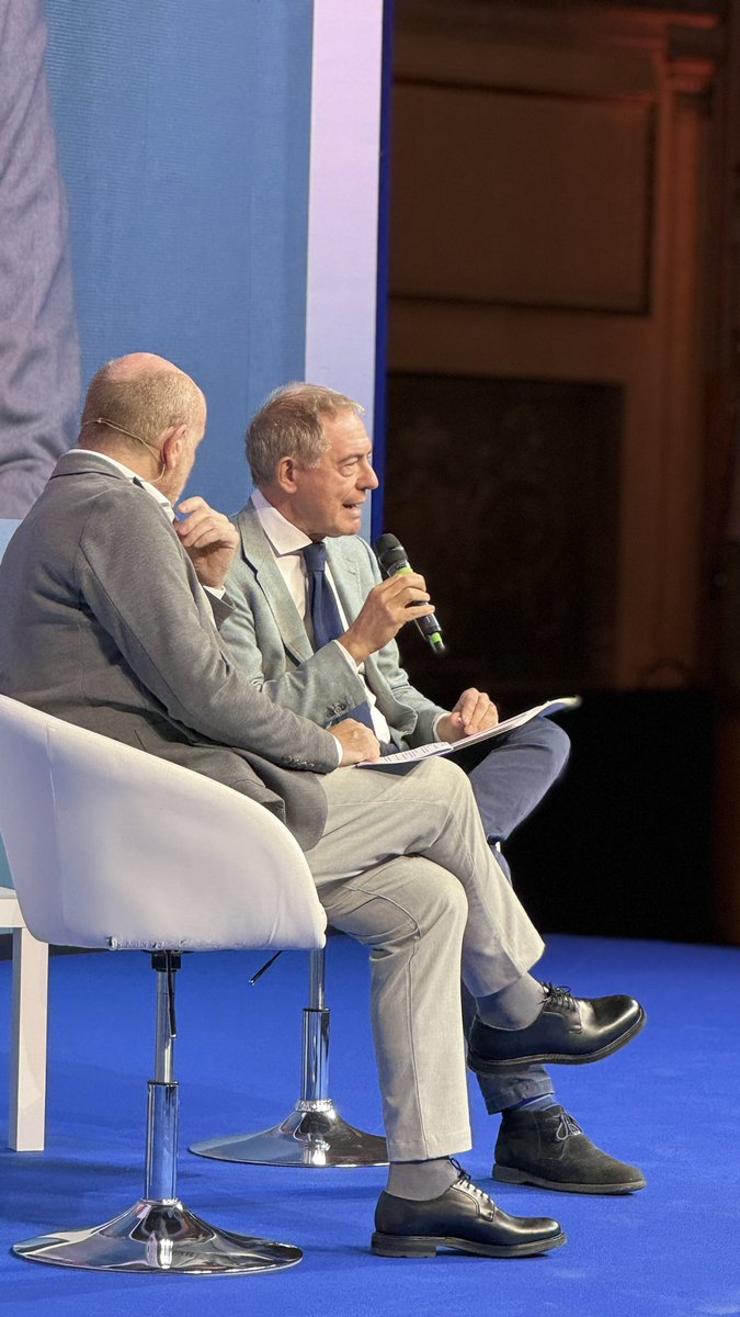 Adolfo Urso - Ministro delle Imprese e del Made in Italy con noi al XXIV convegno dei Giovani imprenditori edili proprio per suggellare il legame tra il governo e le associazioni di categoria #presenza