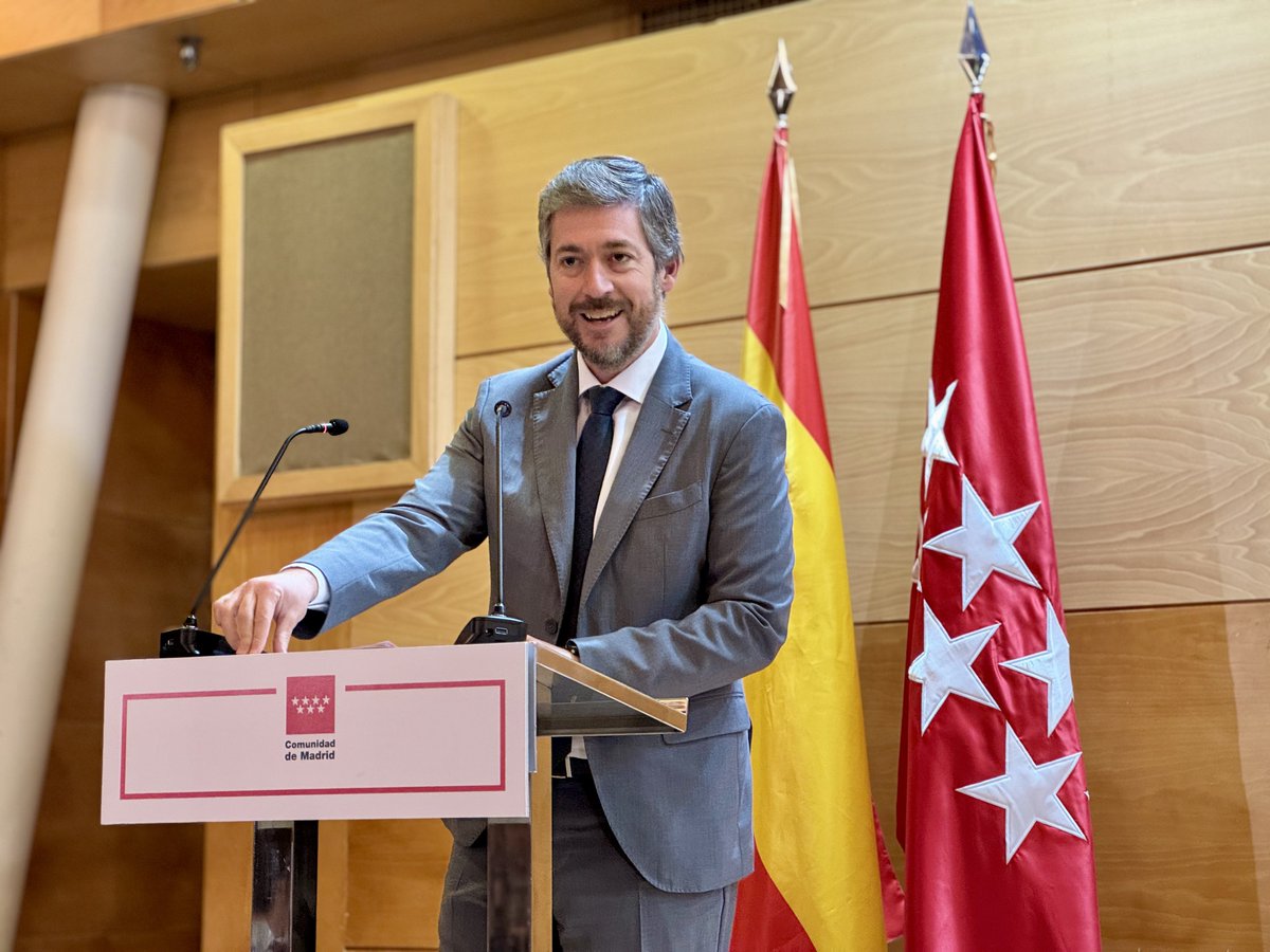 MA_GarciaMartin's tweet photo. Damos la bienvenida a las dos últimas promociones del Cuerpo de Letrados de la @ComunidadMadrid.

Gracias por elegir el servicio público y la defensa de los intereses de los ciudadanos. https://t.co/fht2xPuFlL