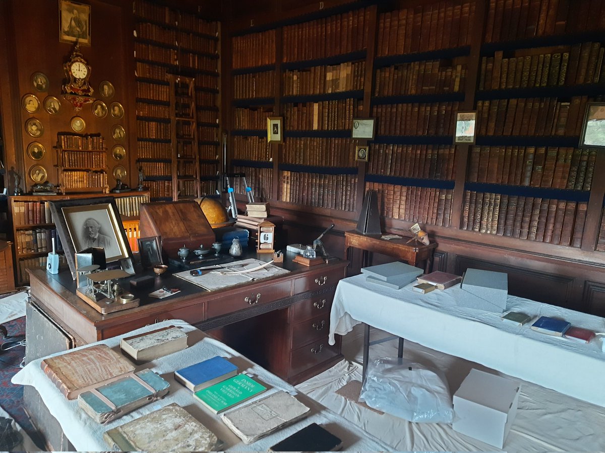 _readingtheroom's tweet photo. On Wednesday we held a workshop @ErddigNT with NT colleagues, archivists &amp; researchers. A great afternoon discussing the potential of historic house libraries, how we can respond to the diverse needs of different audiences &amp; looking at the book collections #libraries #rarebooks https://t.co/lYJTdU7jkh