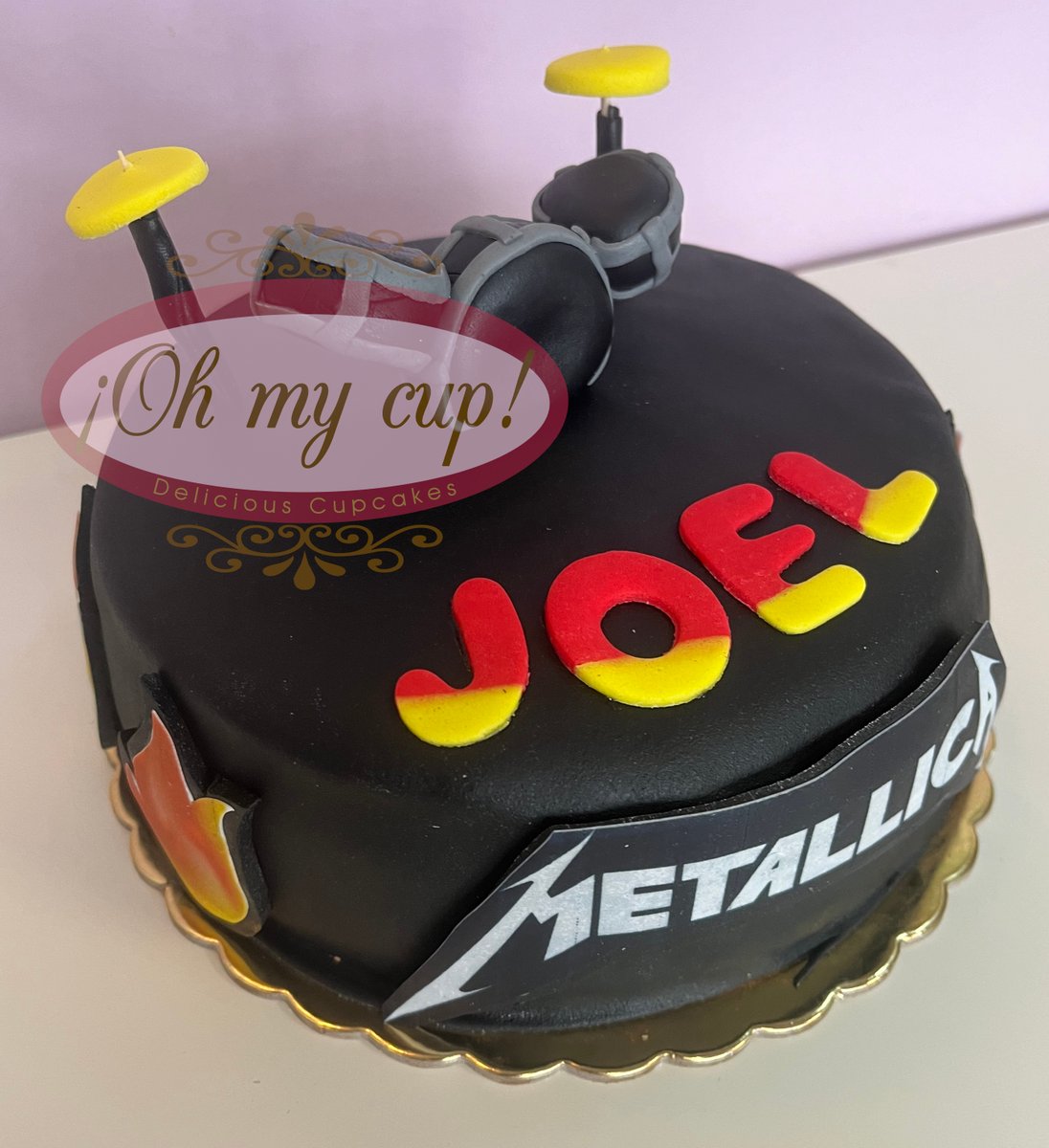 Sea cual sea tu afición siempre podrás tener tu #tarta personalizada
#tartaspersonalizadas #tartasmadrid #tartametallica