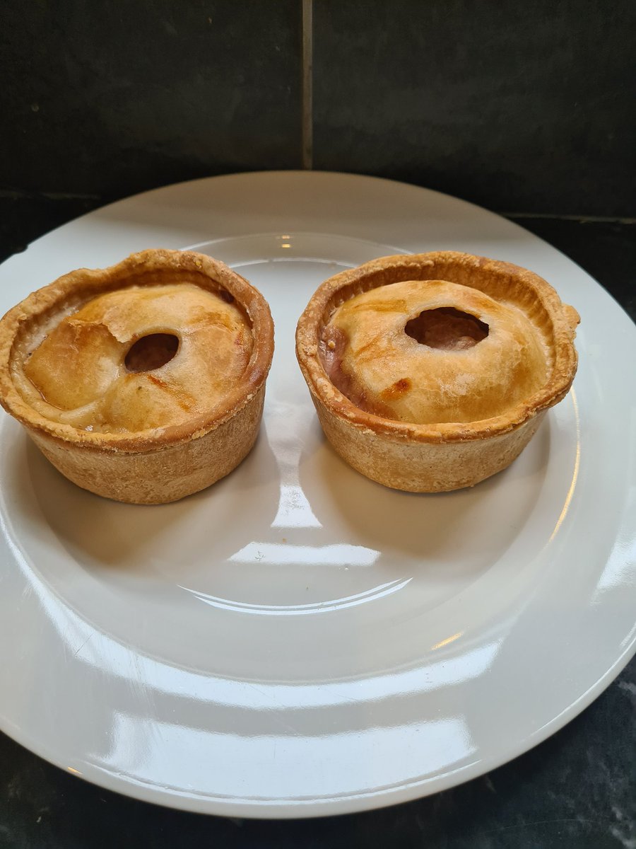 thelifeofpies's tweet image. This place is like going back in time. Burchalls in St Helens ONLY sell pork pies, they serve them still warm out of the oven so the jelly dribbles down your chin and they are fabulous👌 😍 #pie #porkpie