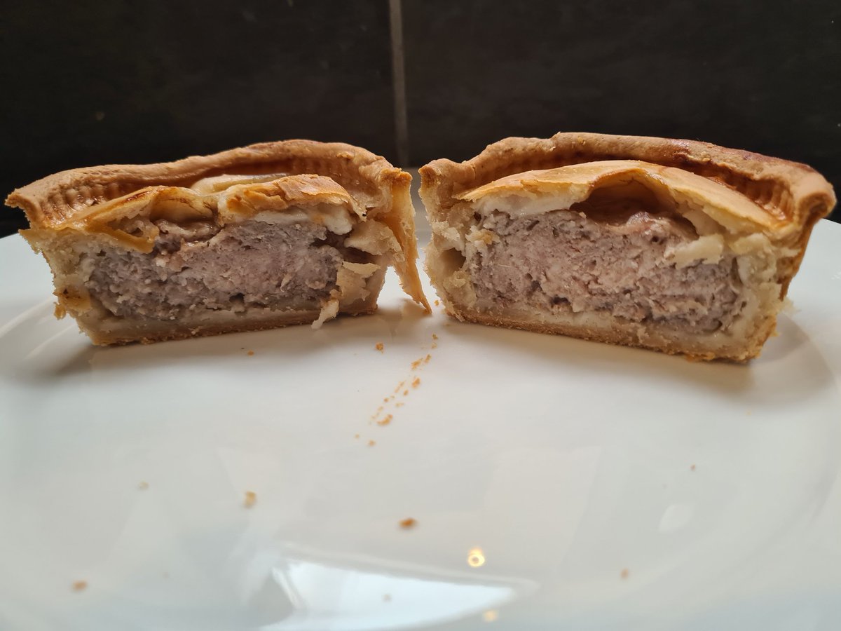 thelifeofpies's tweet image. This place is like going back in time. Burchalls in St Helens ONLY sell pork pies, they serve them still warm out of the oven so the jelly dribbles down your chin and they are fabulous👌 😍 #pie #porkpie