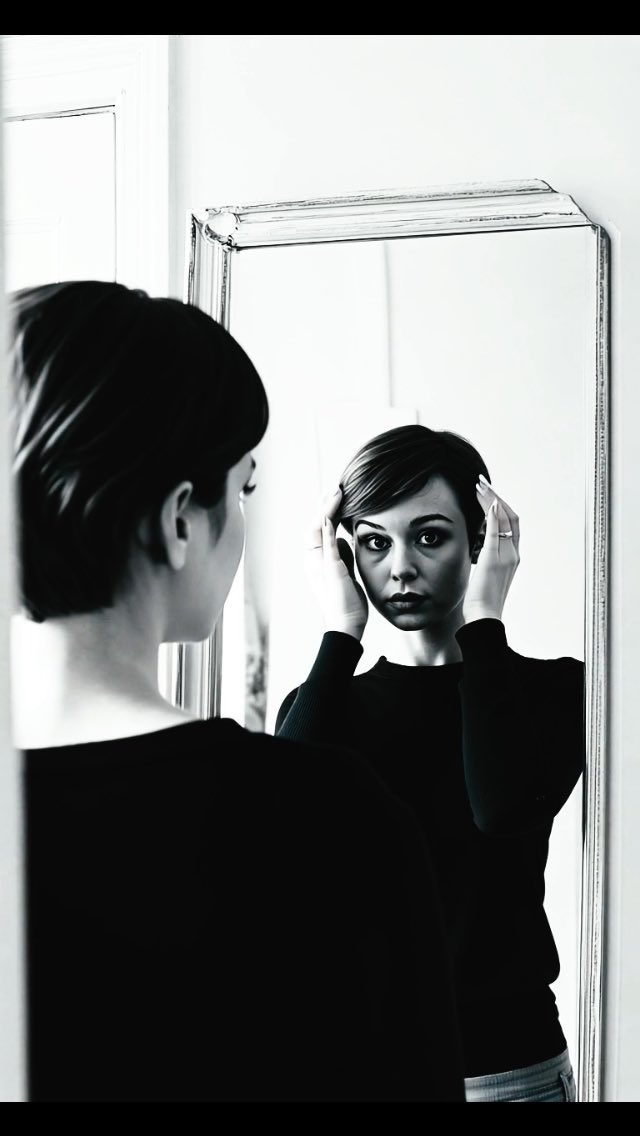 Don't always trust mirrors...
youtube.com/shorts/oh7xHj9…

#illusion #mirror #Reflection #matrix  #RunwayGen3 #RUNWAY