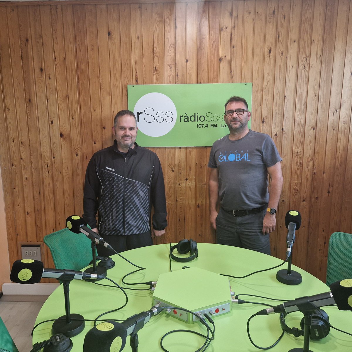 Ràdio Silenci (@rsilenci) on Twitter photo 🎙️ Aquí pots sentir el programa 'Esport Global', amb Oriol Sabata <a href="/esportglobal1/">esport global</a>. Una hora d'esport i valors entrevistant al jugador de tennis taula <a href="/jordimorales2/">Jordi Morales PLY Official</a>
📷radiosilenci.cat/programs/espor… #laGarriga #VallèsOriental #EsportGlobal #Valors 🎙️ Aquí pots sentir el programa 'Esport Global', amb Oriol Sabata <a href="/esportglobal1/">esport global</a>. Una hora d'esport i valors entrevistant al jugador de tennis taula <a href="/jordimorales2/">Jordi Morales PLY Official</a>
📷radiosilenci.cat/programs/espor… #laGarriga #VallèsOriental #EsportGlobal #Valors