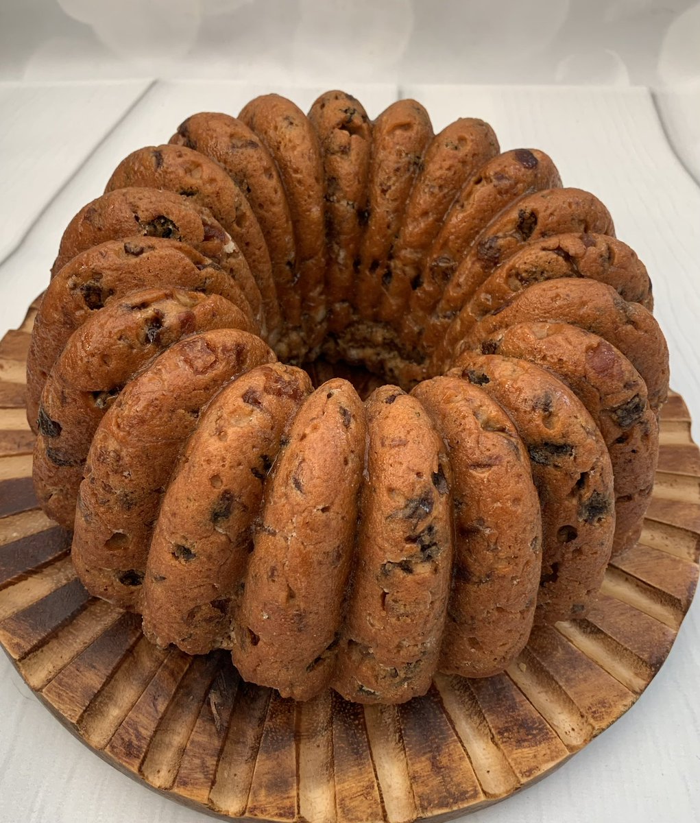 Robert Allen (@rob_c_allen) on Twitter photo Lemon drizzle, with poppyseed #Bundt with lemon icing, a lime crunch on one half and freeze dried raspberries on the other. Baked in <a href="/NordicWareUK/">NordicWareUK</a> Heritage pan
Then I’ve also baked <a href="/Claire_Clark/">Claire Clark</a> BaraBrith in my Elegant Party pan. #NationalBundtDay #BundtArmy Lemon drizzle, with poppyseed #Bundt with lemon icing, a lime crunch on one half and freeze dried raspberries on the other. Baked in <a href="/NordicWareUK/">NordicWareUK</a> Heritage pan
Then I’ve also baked <a href="/Claire_Clark/">Claire Clark</a> BaraBrith in my Elegant Party pan. #NationalBundtDay #BundtArmy