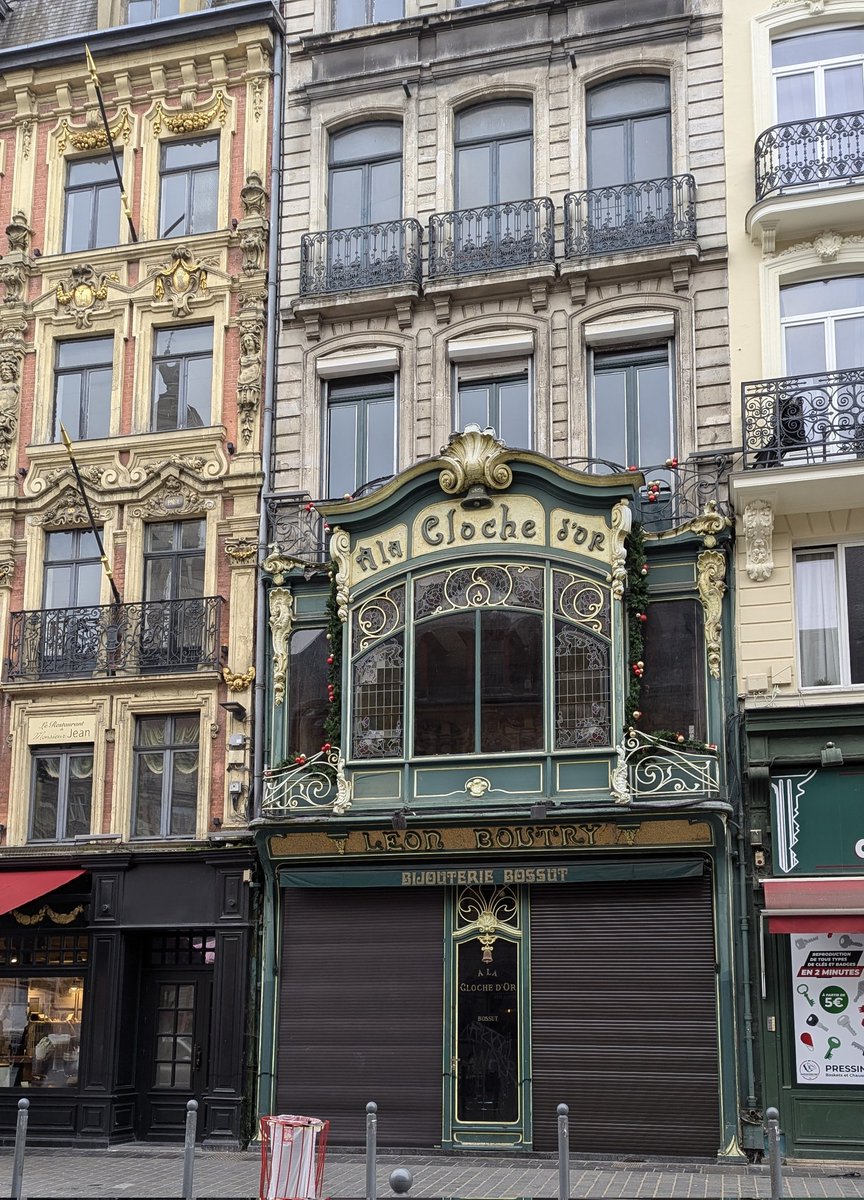 Bonjour la team, bonne fin de semaine à tous. 
Nous, petit tour à Lille pour voir fillotte n°3