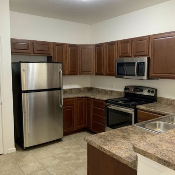 If you lived here you could be hanging out in this kitchen &amp; cleaning out that fridge! Call today to see what's available: 304.777.2219. #NationalCleanOutYourFridgeDay