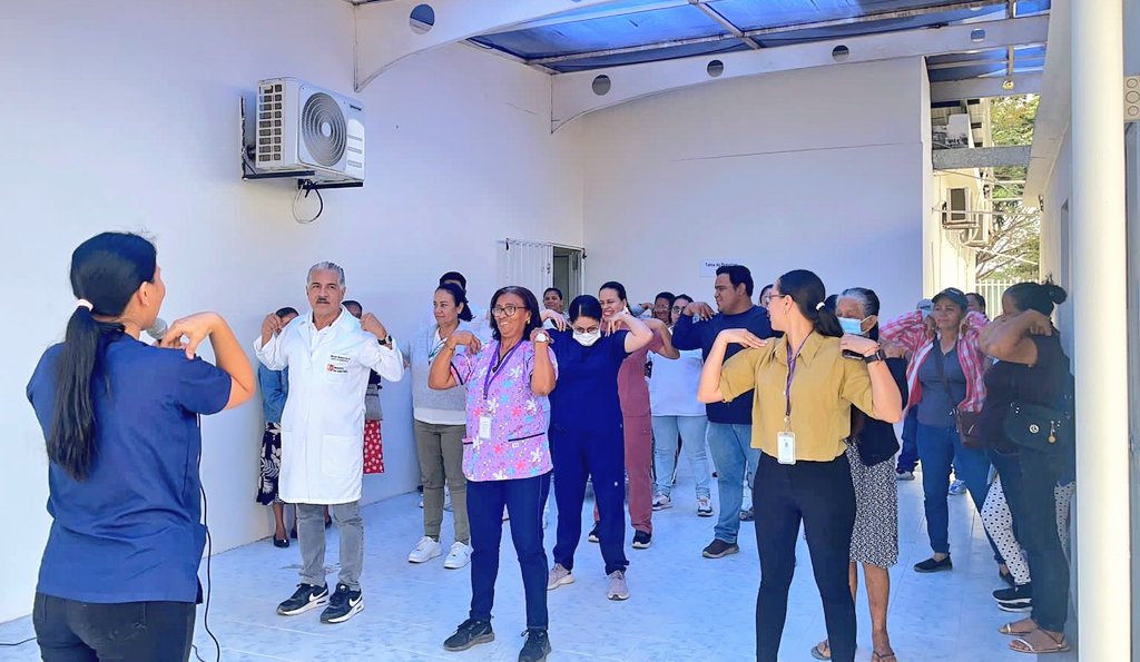 DPS_LosRios's tweet photo. #Guayas | En conmemoración del Día Mundial de la Diabetes, realizamos profesionales del Centro de Salud Urbano Balzar realizaron actividades alusivas a la temática: 

🗣️Conversatorio sobre la Prevención de la #Diabetes
👯‍♀️ Bailoterapia

#MSPEnTerritorio https://t.co/G5AZJVdBQR