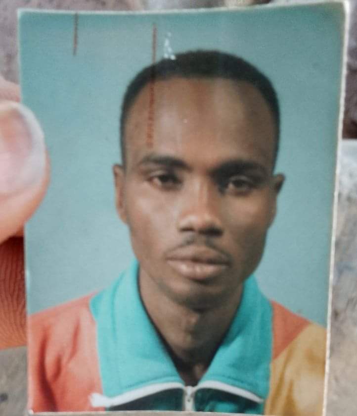 SSMEDIAGAMBIA's tweet photo. This man in the picture left his hometown of Jarra Soma in July 1994 and has never returned. His family does not know his whereabouts. His name is Ngaye Sowe.

If anyone knows the whereabouts of Ngaye Sowe, please contact this number: 7775441. https://t.co/BQtUOw4wkl