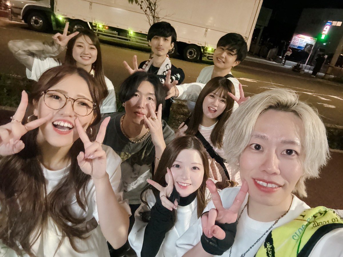 daichin1221's tweet photo. マイホーム🏠
東北のLIVEはセトリ、雰囲気、人全部最高で一番楽しい。
みんな大人になって参戦回数減ったりして、会うのがほんと久しぶりってのが多いけど久しぶりに会っても落ち着く感じいい。
今回も来れなくて最近会えてない人達にも会いたいもんだ💭💭

また夫婦で参戦出来たのも良かったな🐵🐷 https://t.co/WWnNdKMICE