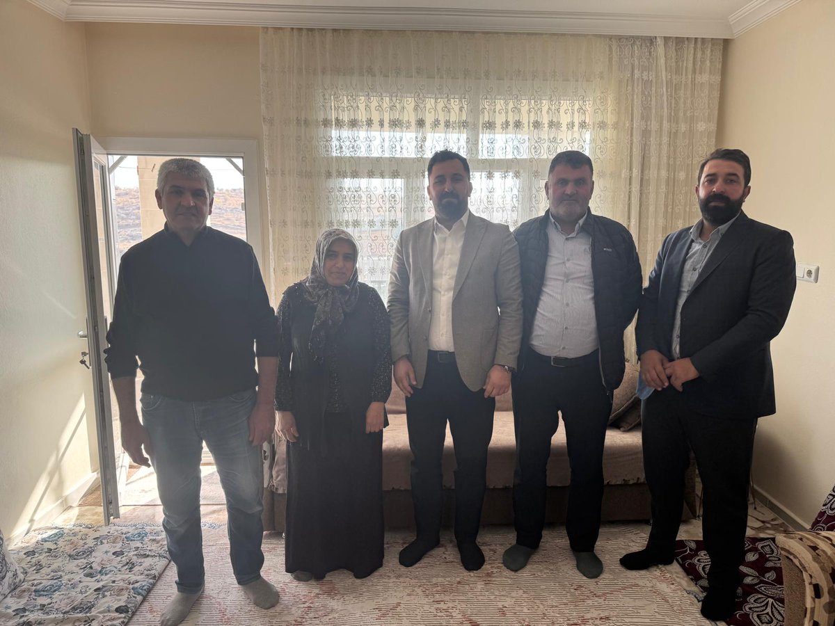 Eğil ilçe Başkanımız Mehmet Reşit UMAY, Eğil merkez Gündoğuran mahallemizden Ekrem AKARSU abimizin evine Belediye Meclis üyemiz Mahmut Fidan ile beraber misafir oldular. 
Misafirperverliğinden dolayı Ekrem abimize  teşekkür ediyoruz.
<a href="/resit_umay/">Mehmet Reşit UMAY</a>