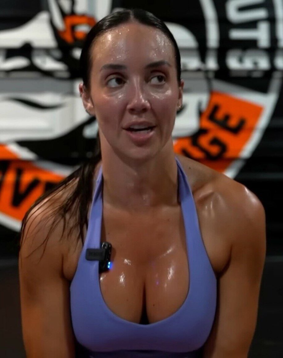 WrestlingDivass's tweet photo. #ChelseaGreen #Wwe #SmackDown #WWE https://t.co/z5qSjDJ53C