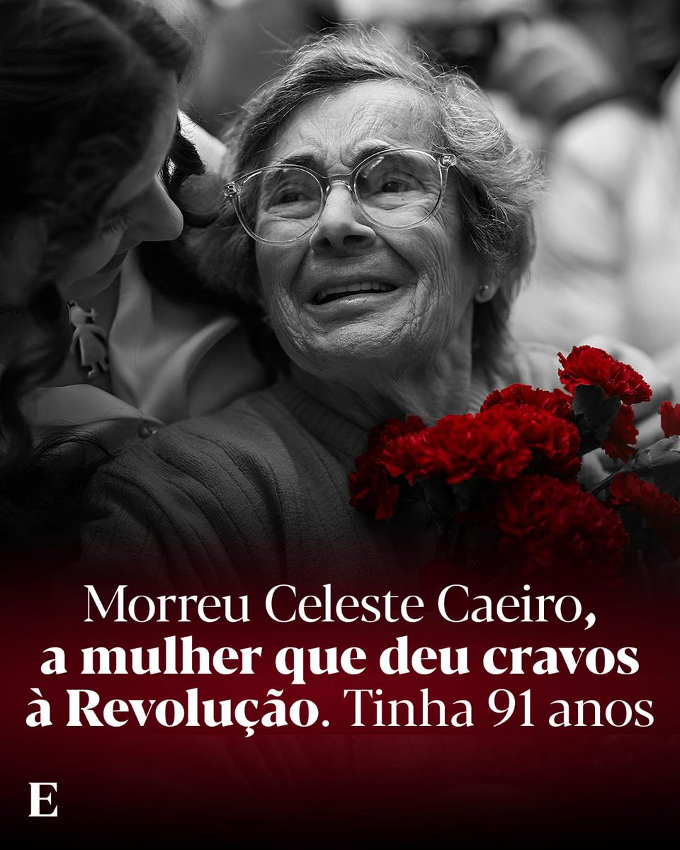 A mulher que deu cravos aos soldados no 25 de Abril de 1974, Celeste Caeiro, morreu aos 91 anos de idade. Na imagem, Celeste vê emocionada as celebrações dos 50 anos do 25 de Abril

📷 Patrícia de Melo Moreira / AFP via Getty Images

Conheça a história: expresso.pt/webstories/cel…