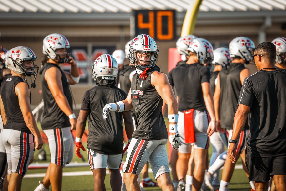 Junior season tape ⬇️
hudl.com/v/2MWagH

Senior season tape ⬇️
hudl.com/v/2QiC8F

Junior &amp; Senior combined tape ⬇️
hudl.com/v/2QW320

<a href="/MarcusFootball/">Marcus Football</a> <a href="/RecruitMarcusFB/">Marcus Football Recruiting</a> 
<a href="/Coach_TD19/">Taylor Daniel</a> <a href="/drobalwayzopen/">David Robinson</a>