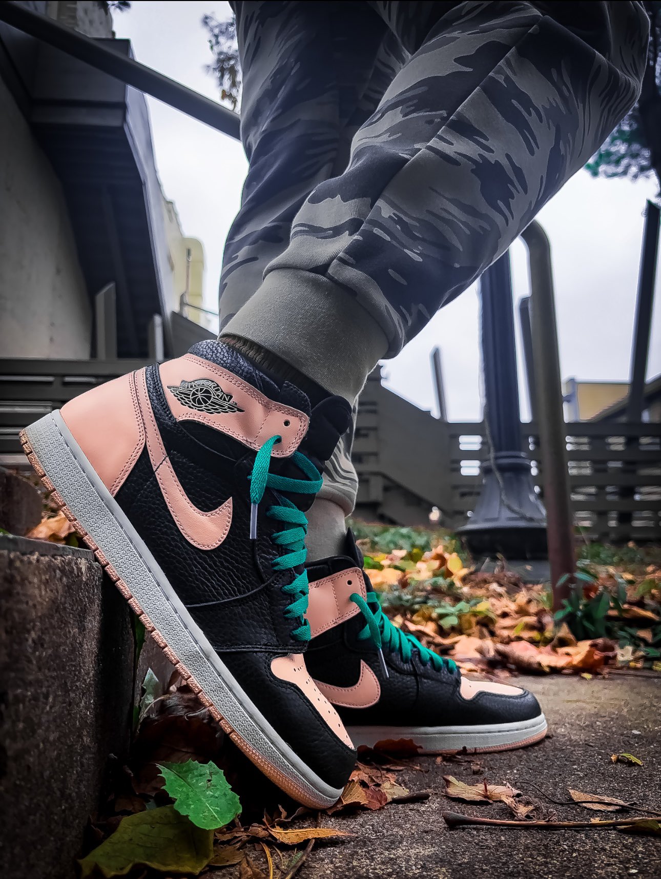 Trell Priest on X Happy Friday Jordan 1 Crimson Tint on foot as I head into the weekend kotd snkrs snkrskickcheck snkrsliveheatingup sneakers sneakerhead sneakeradmirals sneakerlover https t lncXDk...