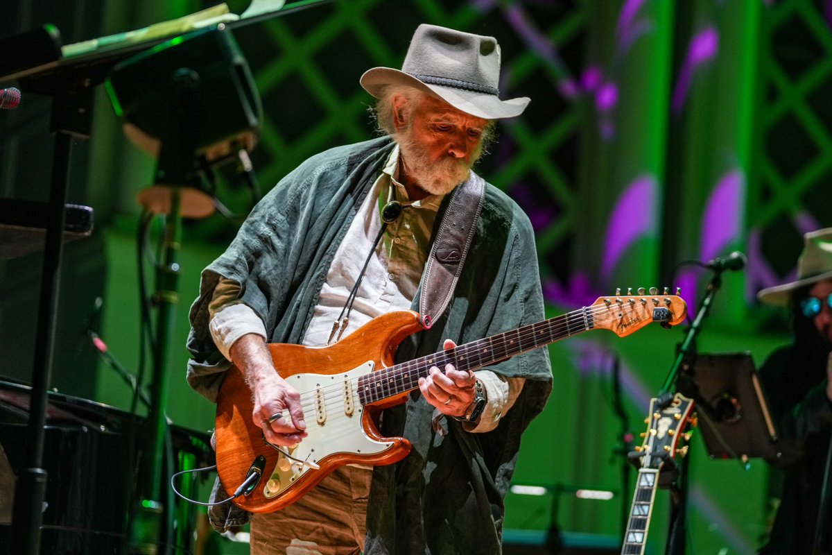 Bobby Weir tweet media