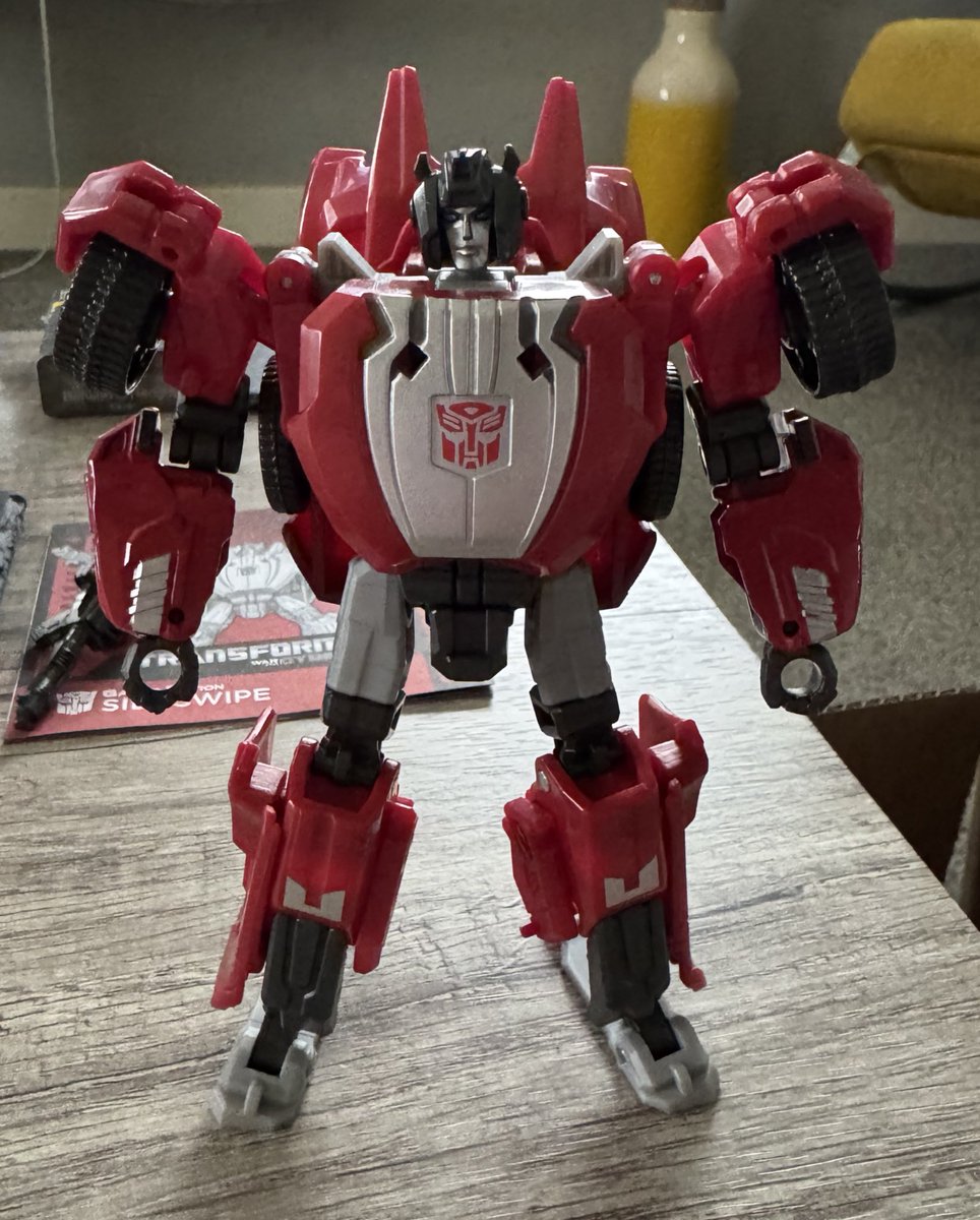Hello to Gamer edition Sideswipe, or Sidewinder, as I’m calling him 😄 #Transformers