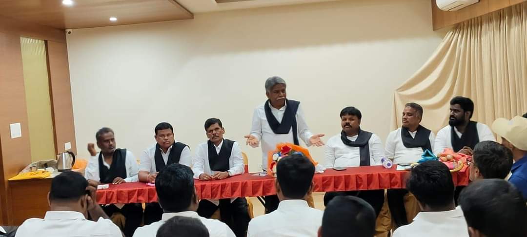 Krishna_Madiga7's tweet photo. బెంగుళూర్.
MRPS కర్నాటక రాష్ట్ర కమిటి అత్యవసర సమావేశం..
ముఖ్య అతిథిగా పాల్గొన్న శ్రీ మంద కృష్ణ మాదిగ గారు.
#MandaKrishnaMadiga #mrps #karnataka #madiga #subcategorisation #subclassification #socialjustice #internalreservation https://t.co/seYDNtf2I7