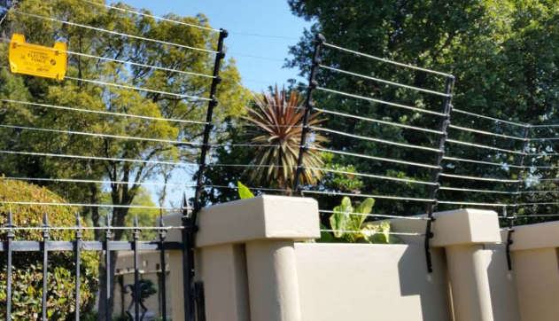 norman_EC's tweet image. Secure your business with an electric fence. Our systems are be equipped with sensors and alarms for extra protection. For design and installation. 📞0718968720
#SmartSecurity #ElectricFence #TechDrivenSecurity