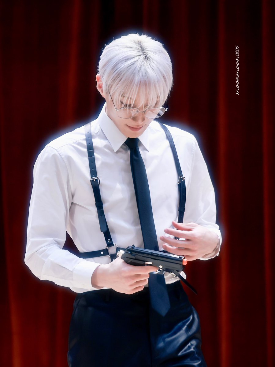 moonmoon0206's tweet photo. 241115 뮤빗 대면 #문종업
❤️‍🔥
#PETER_문종업 
#MoonJongUp #文鐘業 #ムン·ジョンオプ #비에이피 @jongup_official https://t.co/LCRg6uilpA
