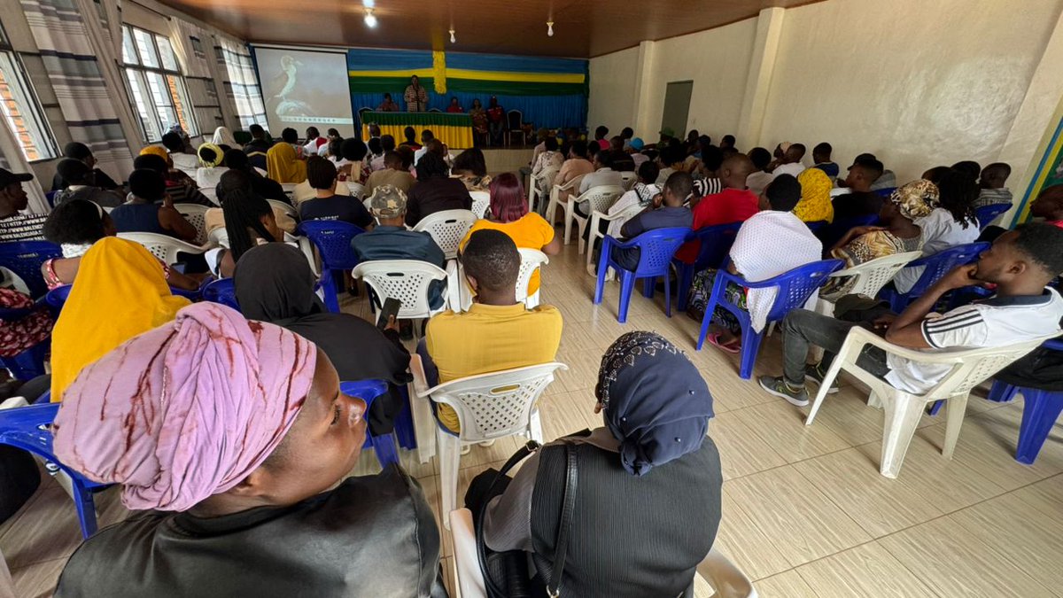 MuhimaRwanda's tweet photo. Mu Murenge wa #Muhima hakozwe amahugurwa y'ibyiciro bitandukanye ku ndwara z'ibyorezo #Marbug #MPox ku bufatanye bwa Unicef,Red Cross n'Ibitaro bya Muhima;
Ni muri gahunda yo kongerera ubumenyi inzego zose ku ndwara z'ibyorezo n'uko byirindwa
#TweseHamweTuzasinda https://t.co/kfs4OSujze