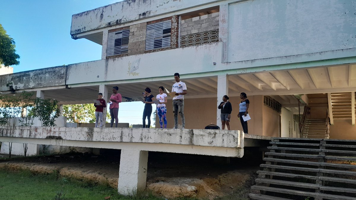 Ser Estudiante implica desafíos y sacrificios ,pero también implica crecimiento, aprendizaje y la oportunidad de construir un futuro brillante 
FELIZ DIA A TODOS LOS ESTUDIANTES #DirectorEducacionSagua #CubaMined #DPEVillaClara #felizdia #DEGSagua #educaciónsagua <a href="/FarinaEstevez/">Yoandry Fariña Estévez</a>