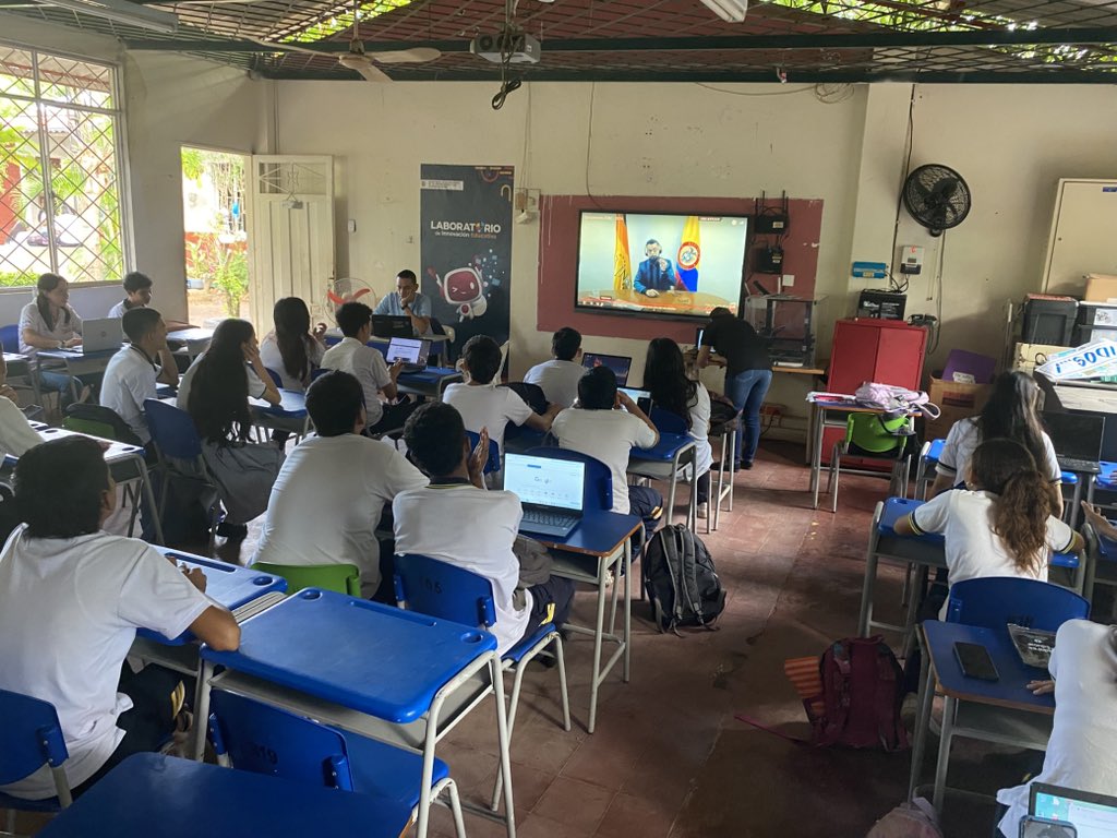 LavacudeLy39575's tweet photo. @ElOIRdelaRegion @UNAD_ZCBC #Carpa2 #REDRegio En el #CampamentoRegionalOIRZCBC2024 Damos apertura carpa 1 Ingenio e Innovación en Robótica, desde la I. E. Departamental Rural Pubenza @ElOIRdelaRegion https://t.co/toZ32l9gzF