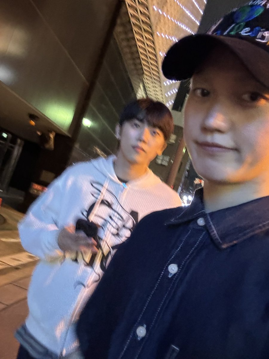 ONF_members's tweet photo. #온앤오프
#승준
#온앤오프_사랑둥이_민균이_생축

민균아 ~~~ 생일축하한다 !!
생일인만큼 쉐도우복싱 마음껏해도 부끄러워하지 않을게 !! 다치지말고 건강이 최고다잉 ~ ㅎㅎ https://t.co/h2otkkz9Dx