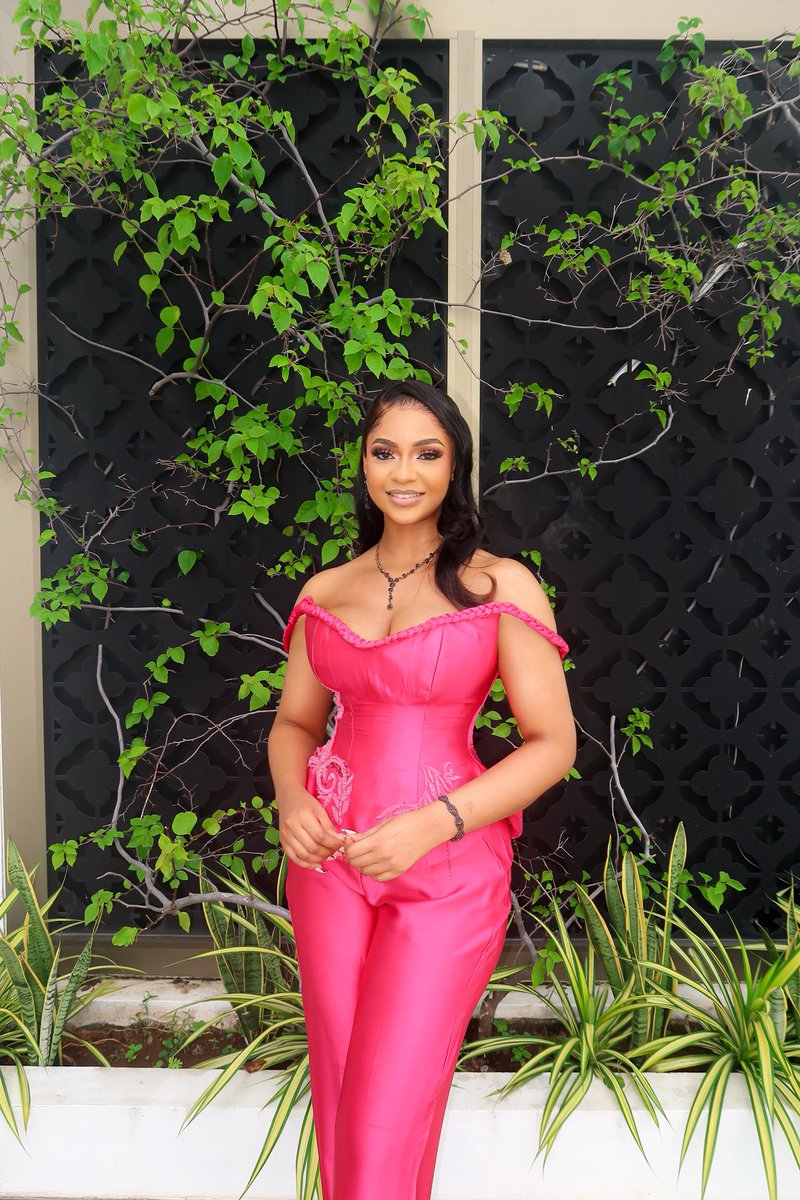 Victoria_uvo's tweet photo. Poised in grace, grounded in purpose, and draped in quiet elegance. 🌸

#VictoriaOnyenwere https://t.co/l1IiZjLAhN