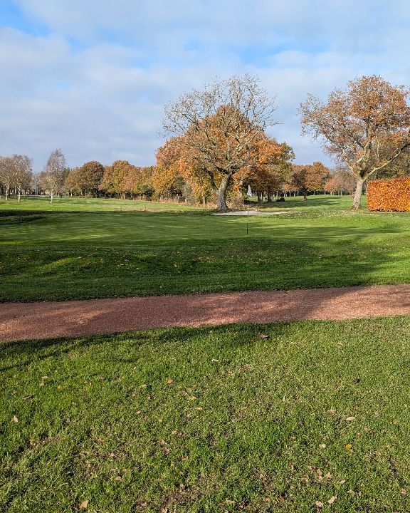 FHGC1933's tweet photo. Golf course raring and ready to go for some weekend golf! See you on the greens! https://t.co/fXmFU7woar