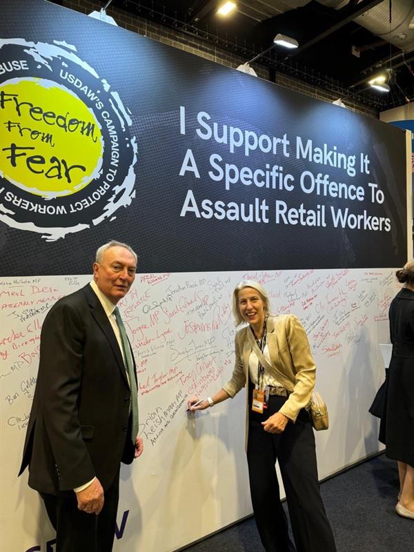 the_brc's tweet photo. It’s vital that customers continue to treat retail workers with respect.
Here’s our CEO, Helen Dickinson signing the @UsdawUnion pledge wall at Labour Conference this year.
#RespectforShopworkers https://t.co/Oa1Lw0HbIe