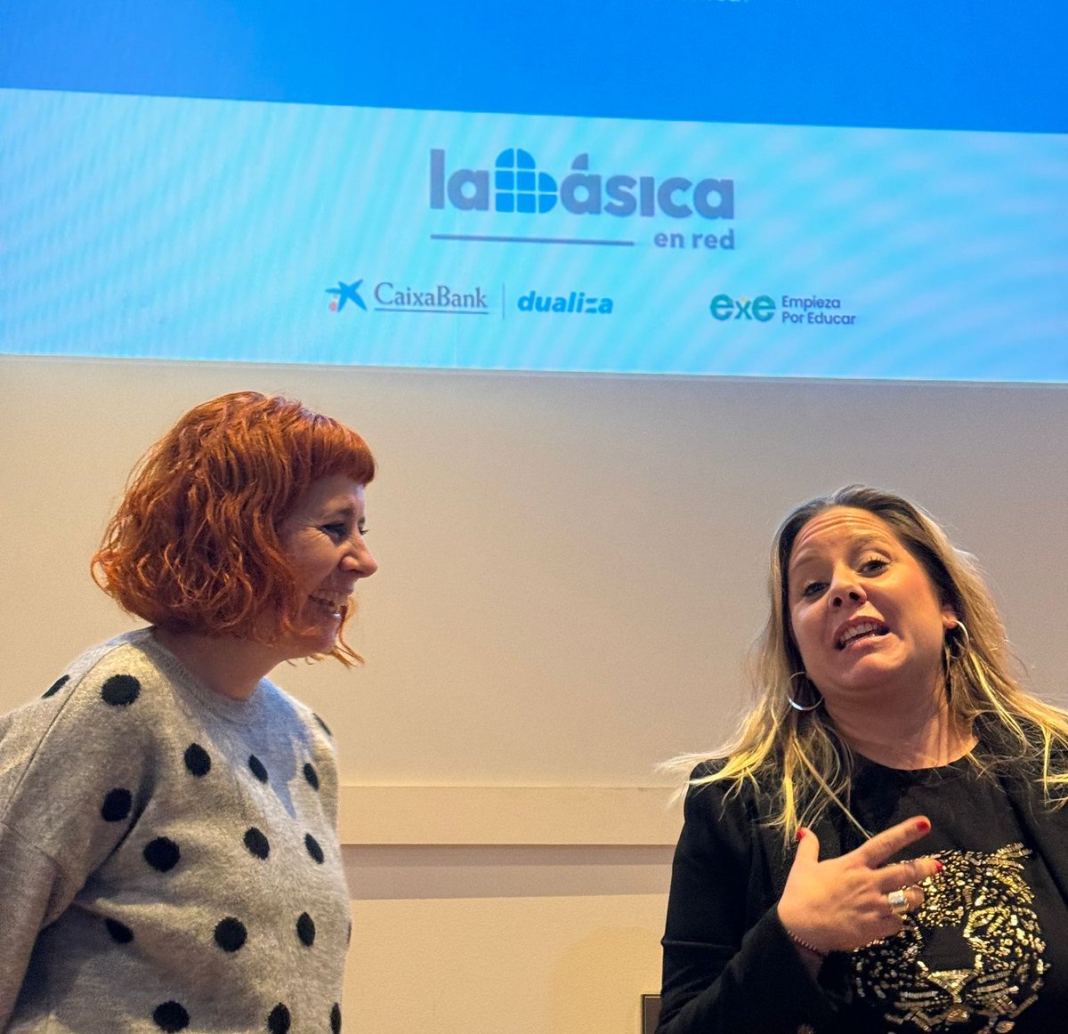 consorciedubcn's tweet photo. 🧑🏽‍🏫Docents de  l’@insVdH avui han presentat els projectes de síntesi que duen a terme al grau bàsic de Perruqueria i Estètica en el congrés #LaBásicaEnRed de @CABK_Dualiza i @EmpiezaxEducar que s'ha celebrat a Madrid.✨Un espai on s'han compartit bones pràctiques de tot l'Estat. https://t.co/Hpjq3yUGRk