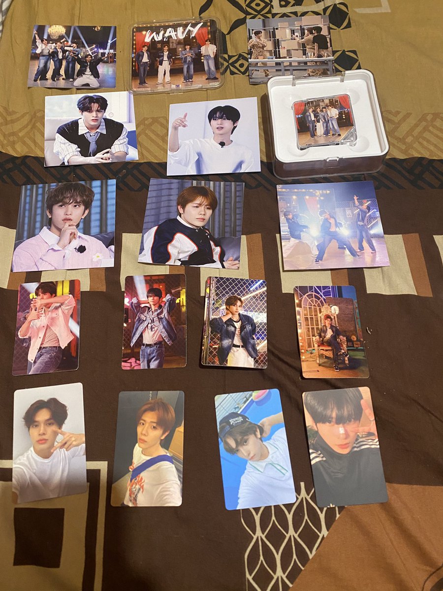 hori7on_sky's tweet photo. Finally received my IZX mini album kit. I must say, it's worth the price. Thank you also, Global IZX Shop, for including the photo cards that I did not receive when I purchased my Biroso shirt.
#izx #아이즈엑스 #YUHAN #유한 #왕왕 #WANGWANG #윈즈 #WINDZ #MAX #막스 #HORI7ON #호라이즌 #MARCUS #마커스 @izx_official