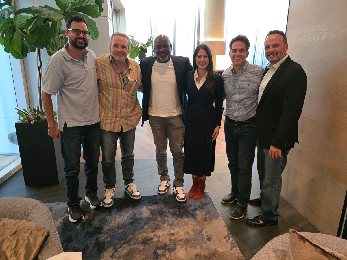 Anondaofu3's tweet photo. #MassimoCon 2024 is officially wrapped up in the books! I’ll be writing up a recap post next week with some key take aways. Special shoutout to the @BKRealEstateAdv team back in NYC holding down the fort while @BobKnakal , @GenessyCRE , @sethsamowitz were away for 4 days in #Dallas TX.
@MassimoGroup thank you for hosting an amazing #conference and look forward to seeing you in NYC soon!