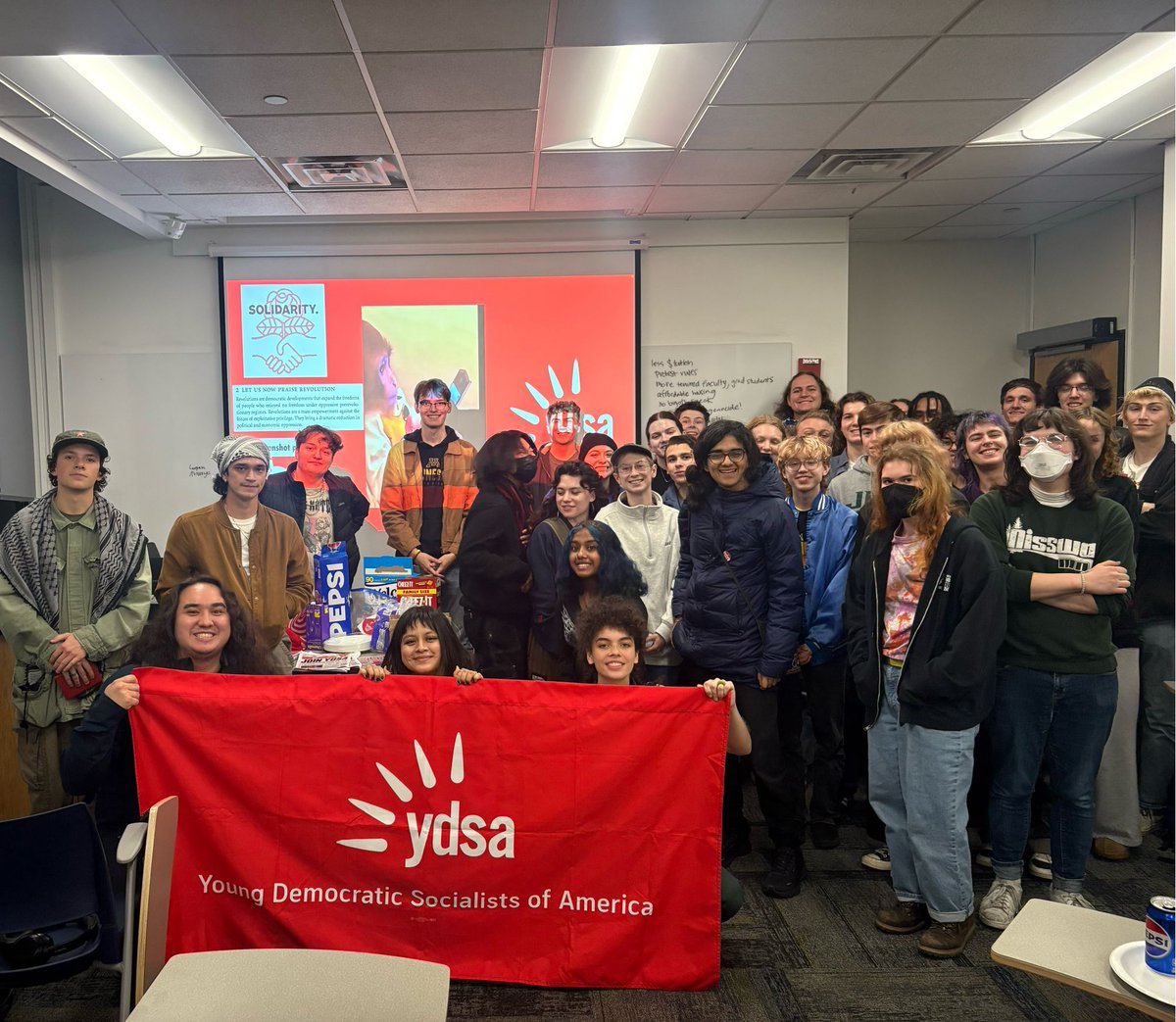 ydsaumn's tweet image. look at all these comrades! 😁 thanks for coming to the meeting, so great to see so many faces ! we had some valuable conversation about what organizing against fascism can look like. Thanks everyone for coming, we will see you at the next one, THURSDAY the 21st! (Ford Hall 115)