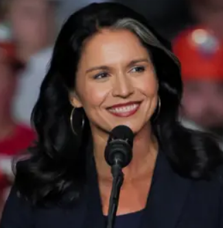 SHomburg's tweet photo. Darf ich @TulsiGabbard vorstellen? Sie war bis 2022 bei den Demokraten. Trump macht sie jetzt zur Chefin aller 16 US-Geheimdienste, eine Schlüsselposition.

Sie ist kampferfahren und war erste Hindu im US-Kongress. Was für ein Vergleich mit unseren naiven Feldherren!

Trump liefert, was er versprochen hat. Unseren Medien gefallen seine Spitzenkräfte nicht, auch wenn sie einst, wie RFK und Gabbard, zu den Topdemokraten gehörten. Das ist aber egal, weil in der Demokratie der Wählerwille zählt.