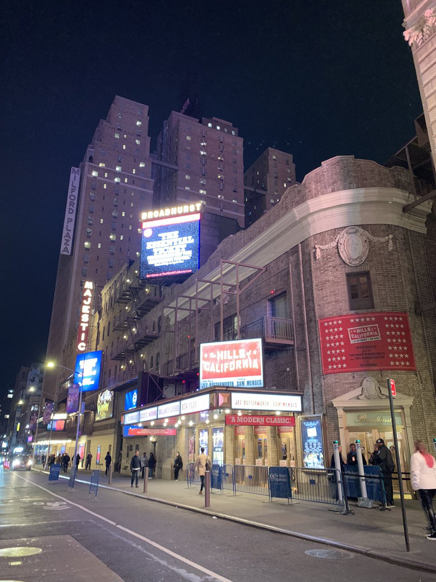 OFFOFFNYTOURS's tweet photo. 木曜日夜のタイムズスクエア。 https://t.co/5PsfCYb6hS