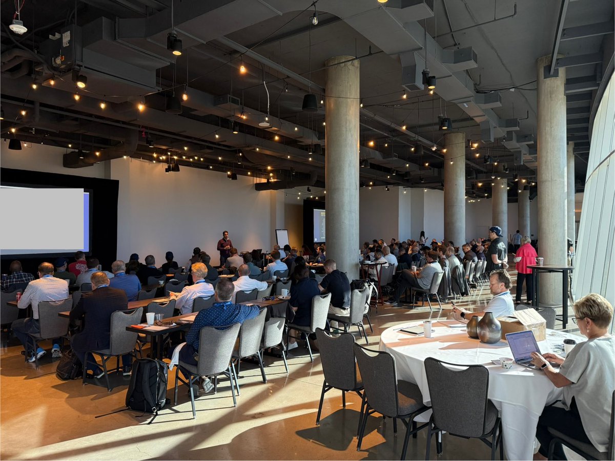 nickeyhorn's tweet photo. Want to know what this picture says…
Excellence. Commitment. Improvement.
120 CRE professionals. Backend of a packed conference. Locked in.
Knowing isn’t doing. Today we implement. #MassimoCon @MassimoGroup https://t.co/GFfoSC71Cz