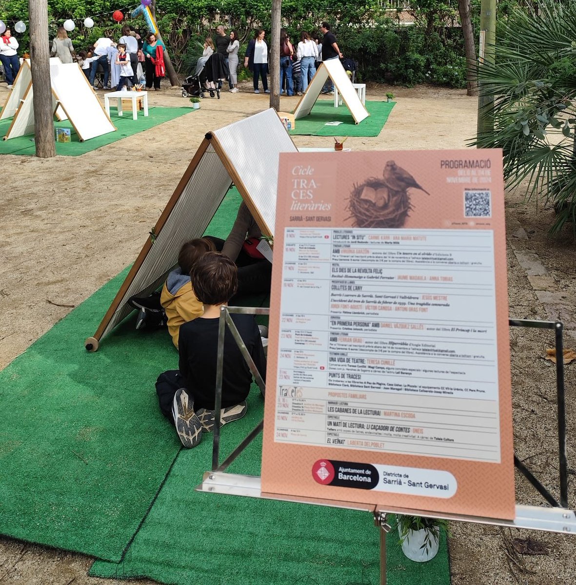 ✨ LES CABANES DE #LECTURA!
Demà dissabte 16 a la plaça Sant Vicenç, la Martina Escoda llegirà contes escrits per autors i autores de #Sarrià, explicats a cau d'orella per a 👪 dins les nostres cabanes. Activitat #gratuïta. Comparteix-ho! 🥰
Tota la ℹ️ a ajuntament.barcelona.cat/sarria-santger…