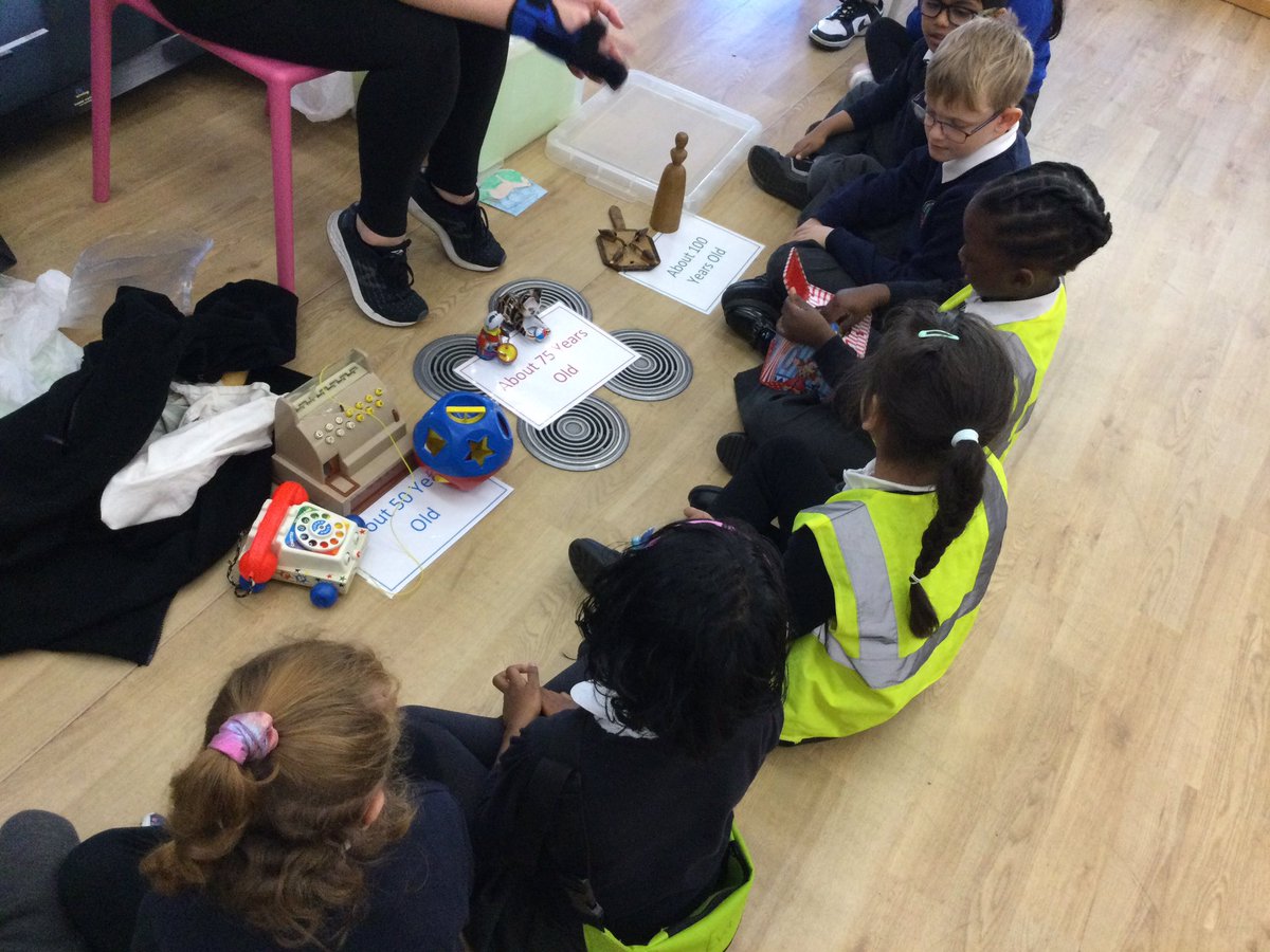 PindersPrimary's tweet photo. Year 2 had so much fun at Wakefield museum for a workshop on the history of toys. This is our history topic this term and we are so excited to continue learning. #pphistory https://t.co/s8AM4pyHGm