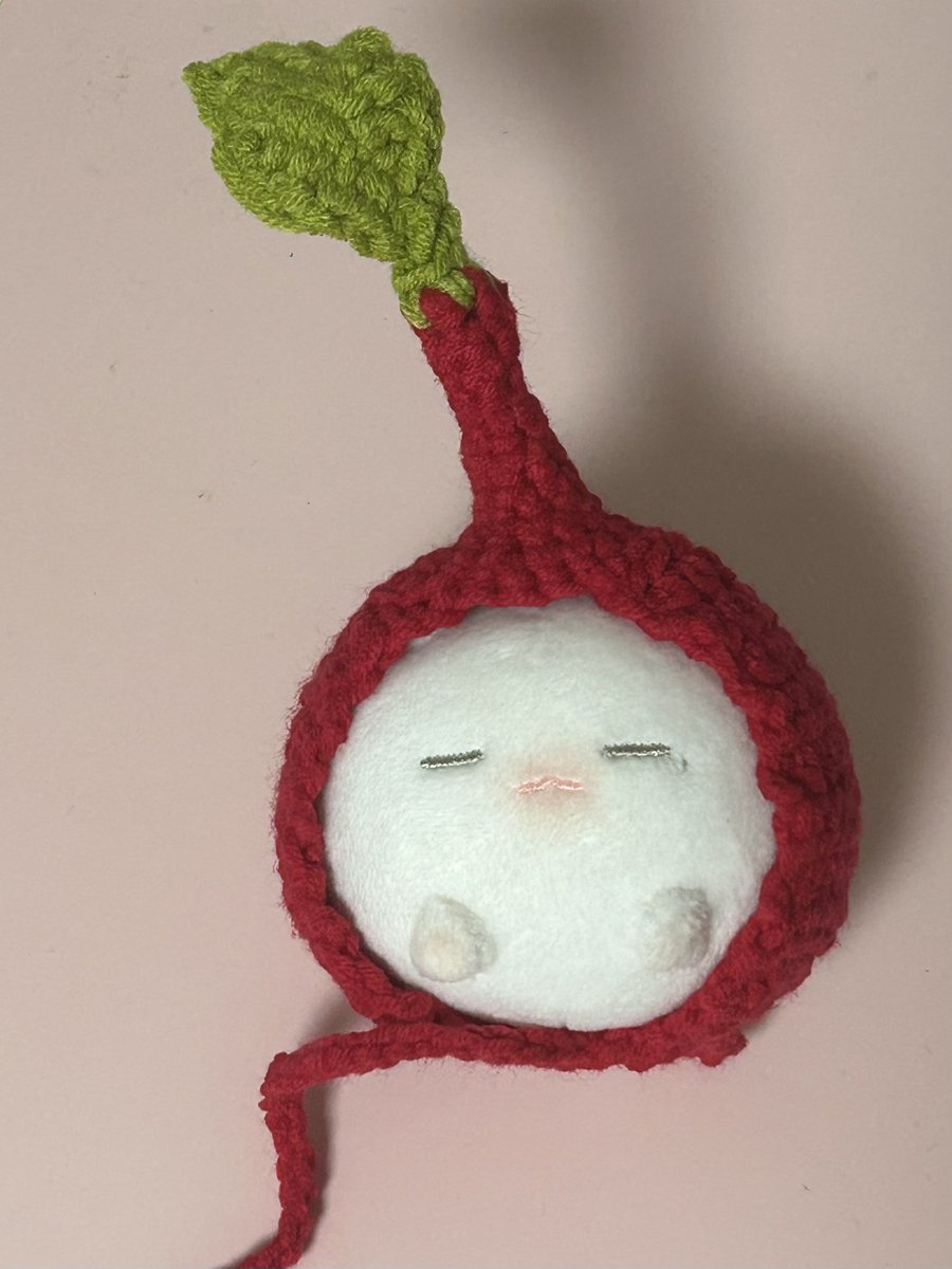 오마이갓 우리집에도 피크민이 살어
오른쪽은 피크민 모종인듯.