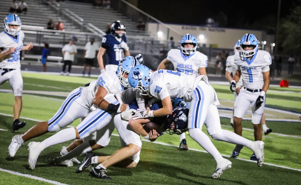 coachmreece's tweet photo. Run and Hit!! ๐บ #BeatSumner #FTC #NonNegotiable @NewsomeWolvesFB https://t.co/K01Y4eCTyl