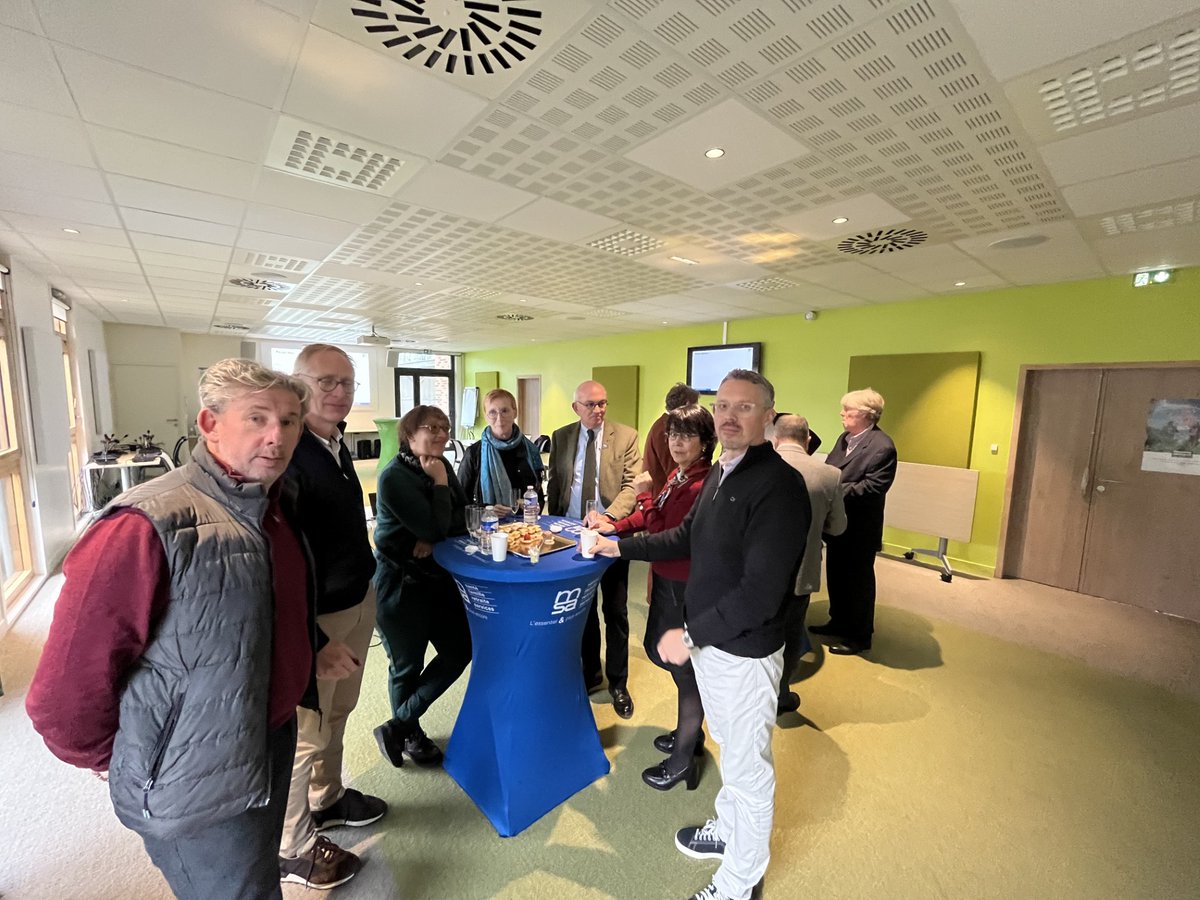 MSA_Picardie's tweet photo. La #MSAPicardie a accueilli Jean-Marc Soulat, médecin national de la CCMSA et Président de l'Institut National de Médecine Agricole.
L'occasion d'aborder les leviers et défis spécifiques à nos métiers pour renforcer et adapter nos actions au service des populations agricoles🚜 https://t.co/lO8QfcwZJh