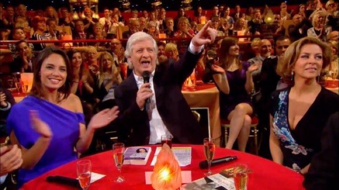 ___Sofiane's tweet image. Alors vous allez voir, celui-là c’est mon préféré. Tenez-vous bien... Il va tenter de passer l’étape DNCG avec 500M€ de dettes, moins d’actifs et une masse salariale colossale. Il s’appelle JOHN TEXTOR.