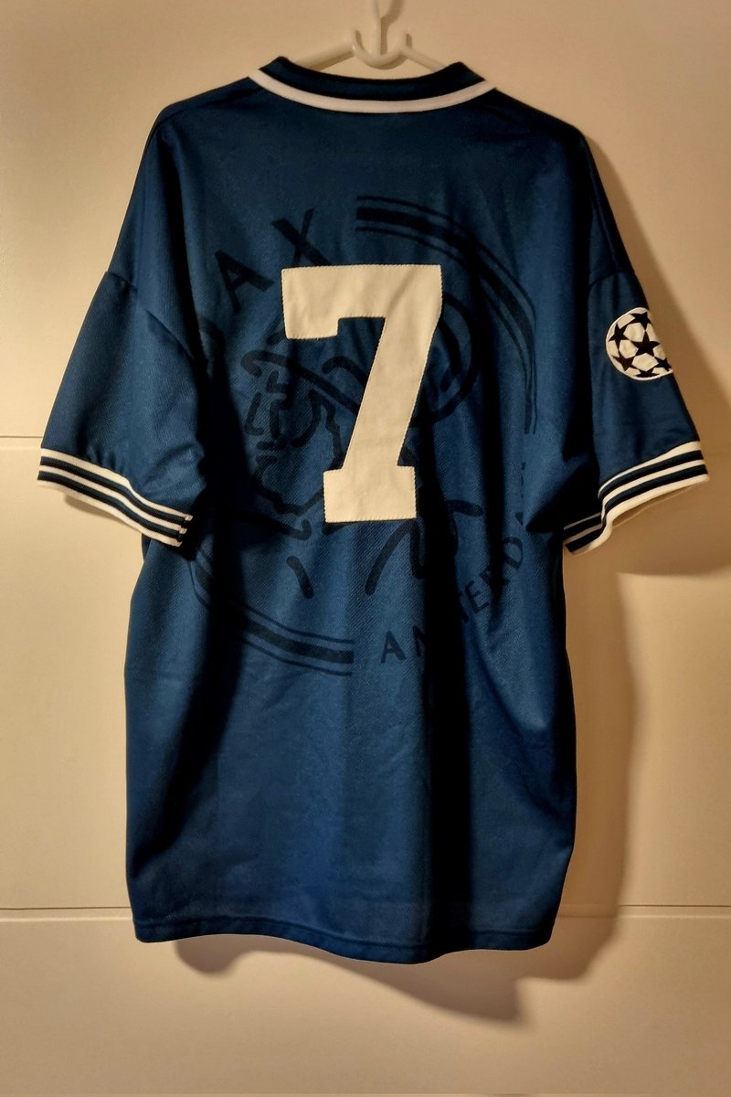 Twijfel nog of ik het risico neem om deze matchworn van Finidi, Real Madrid - Ajax 1995 (0-2), aan te trekken zondag.
